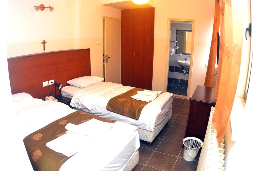 เซนต์โธมัสโฮม Bed & Breakfast เยรูซาเลม ภายนอก รูปภาพ